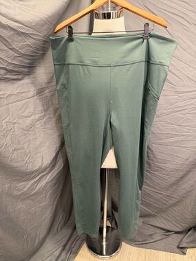 Eddie Bauer Sage Green High-Waist Leggings with Side Pocket